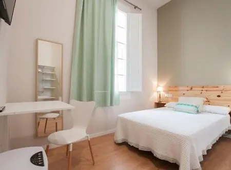 Triana 103 & Гостевой дом 3*